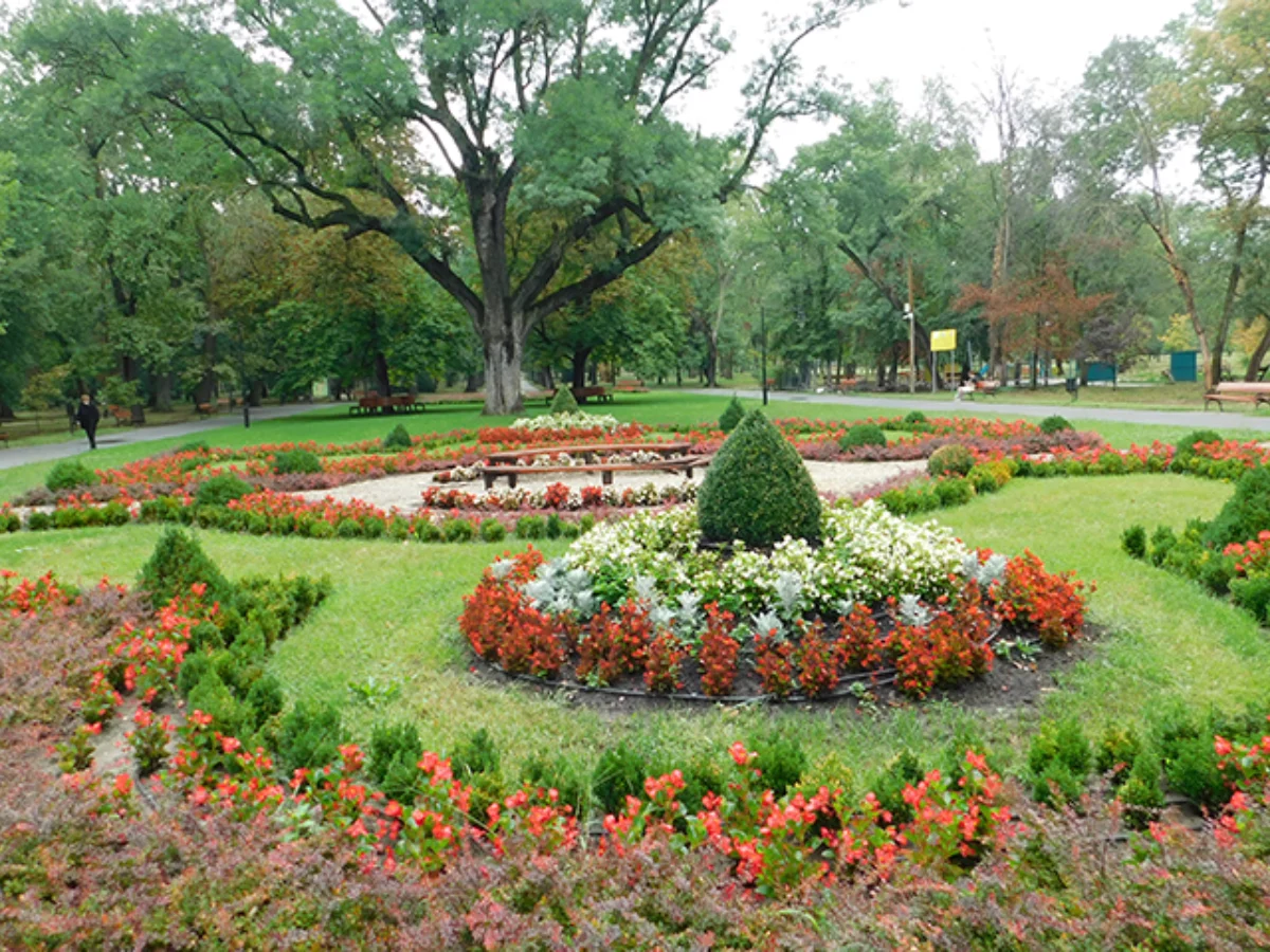 Park i cvetni parter u Banji Kanjiža